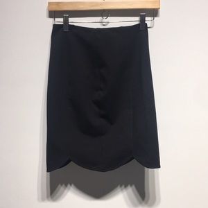 Lulus black tulip style skirt Size S